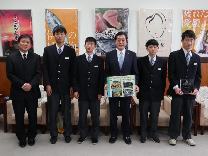 11月28日（木曜日）県立新浜工業高等学校VYS部生徒らの訪問（県庁）の画像