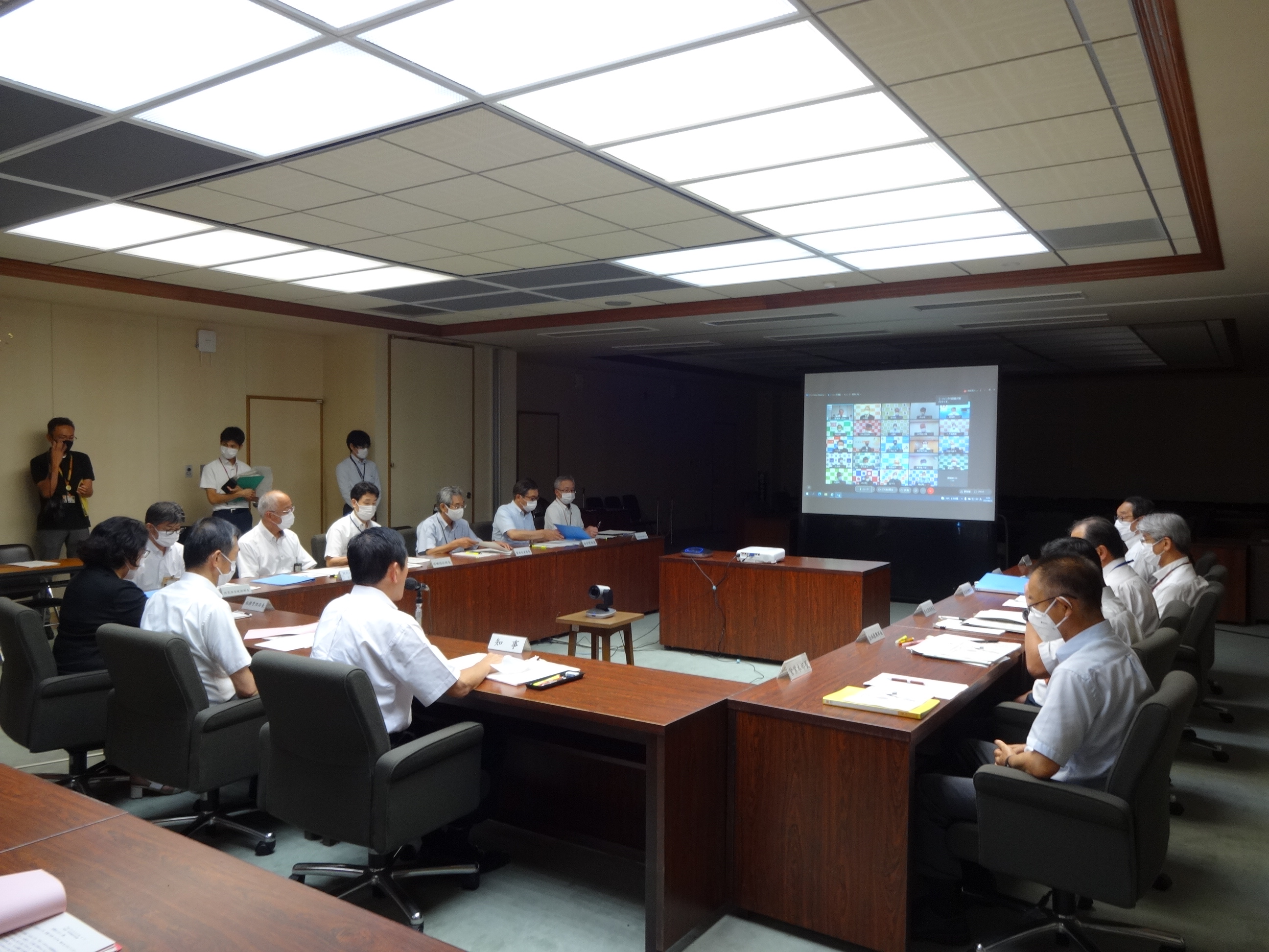 8月20日（金曜日）愛媛県・市町連携推進本部会議（ウェブ会議）（県庁）の画像