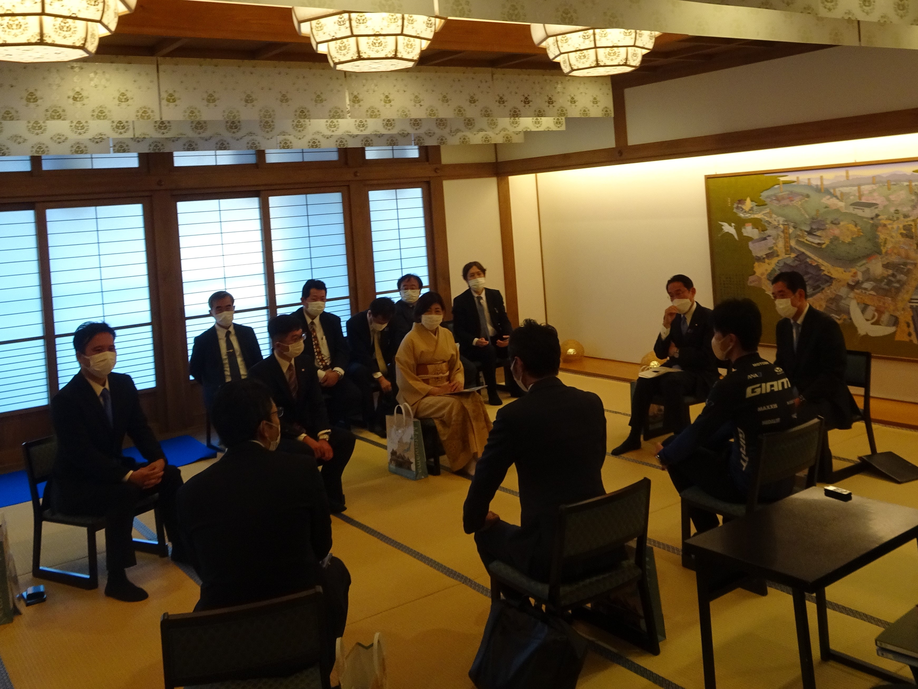 11月20日（土曜日）岸田内閣総理大臣と観光業関係者との車座意見交換会（松山市）の画像