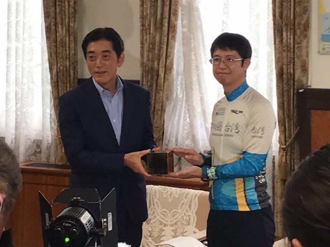 5月29日（月曜日）四国一周PR隊による台湾一周サイクリング達成報告会（県庁）の画像