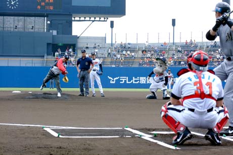 5月29日（土曜日）プロ野球公式戦 始球式（坊ちゃんスタジアム）の画像