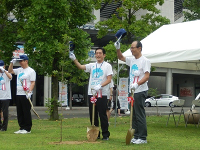 8月6日（水曜日）世界少年野球大会愛媛大会記念植樹（松山市内）の画像