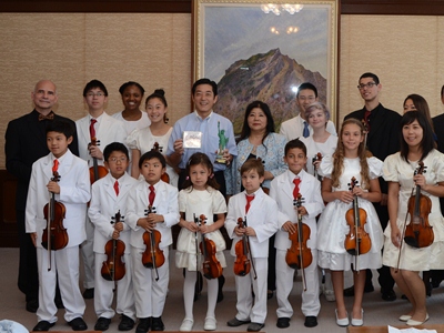 8月19日（火曜日）県出身のバイオリン奏者 垂水優香子氏らの訪問（県庁）の画像