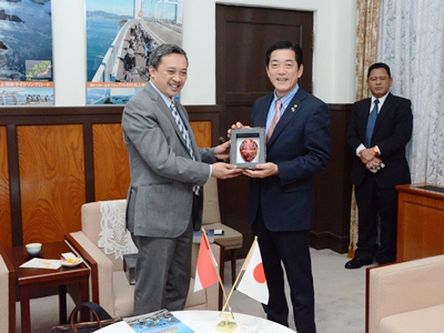 12月3日（水曜日）在大阪インドネシア共和国総領事らの訪問（県庁）の画像