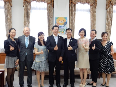 6月28日（火曜日）台北駐日経済文化代表処副代表、台湾亜太国際温泉旅遊協会理事長らの訪問（県庁）の画像
