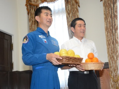8月22日（月曜日）宇宙飛行士油井亀美也氏らの訪問（県庁）の画像