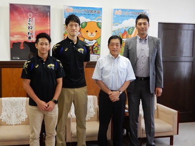 7月7日（金曜日）元バレーボール全日本男子代表　山本隆弘氏らの訪問（県庁）の画像
