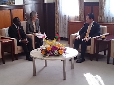 2月7日（水曜日）駐日マラウイ共和国大使らの訪問（県庁）の画像