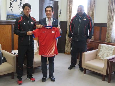 2月21日（木曜日）男子ホッケー日本代表チーム選手・ヘッドコーチらの訪問（県庁）の画像