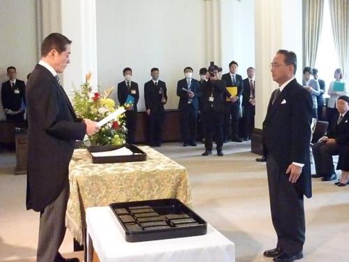 11月5日(水曜日)秋の勲章伝達式(県庁)