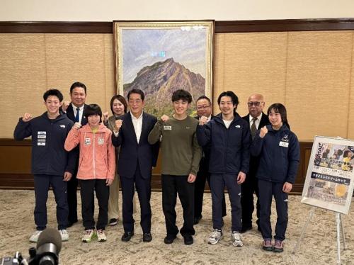 11月7日(金曜日)スポーツクライミング競技日本代表選手らの訪問(県庁)