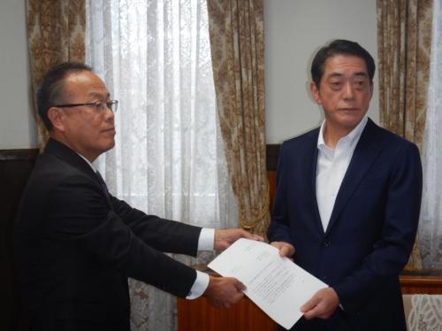 11月20日(木曜日)四国電力社長らの訪問(伊方発電所1号機の廃止措置等に関する報告)(県庁)