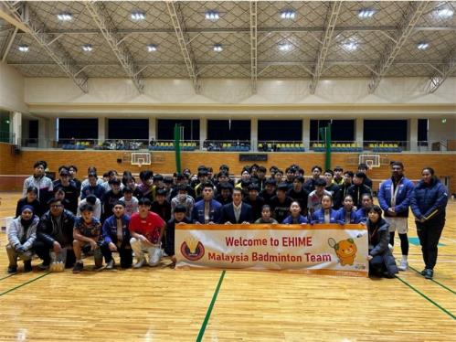 12月15日(月曜日)マレーシアジュニアバドミントン選手 県内交流事業 視察(砥部町)