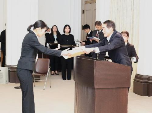 12月25日(木曜日)愛顔のえひめ知事表彰式(県庁)