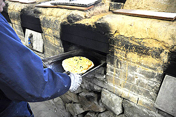 image:Stone Oven Pizza Making (Midori Stone Oven Workshop)