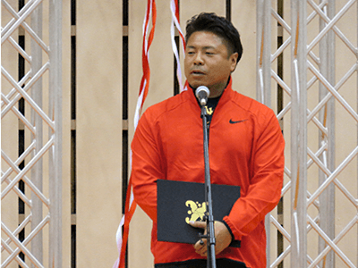 大会アンバサダーの委嘱式　岩村明憲さん