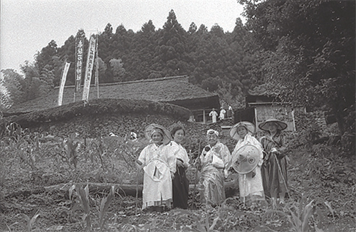 県歴史文化博物館で「石鎚山 歴史と民俗」開催