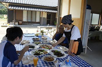Experience the whole of Setouchi at the Tamura family home on Gogoshima -- spring, summer and autumn (Gogoshima Island)