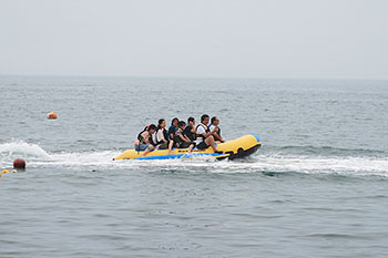 Gogoshima Island Aikogahama Let’s all ride the banana boat! (Gogoshima Island)