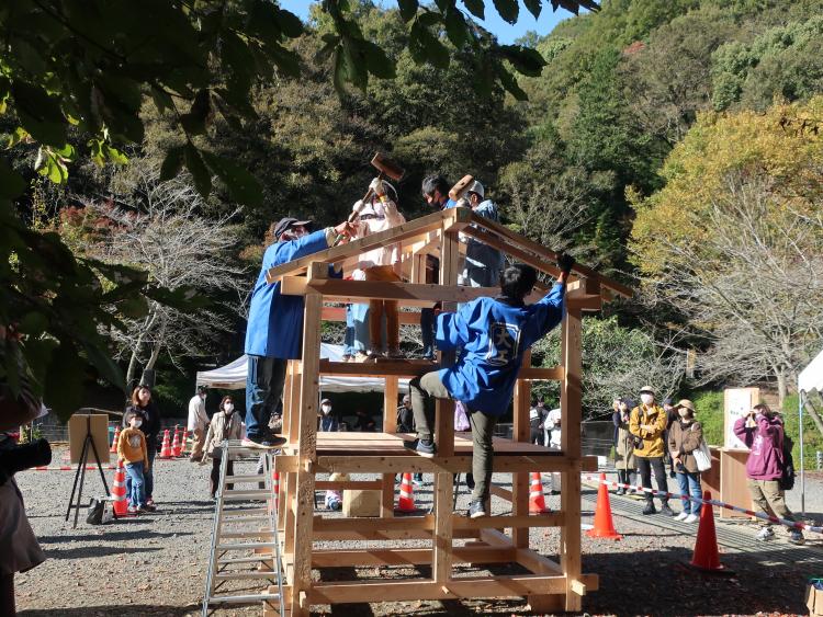 みんなでつくるあそび小屋（森林公園）