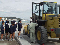 建設機械を見て触って体験の画像