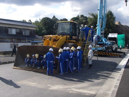 建設機械の乗車体験の画像