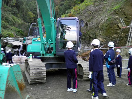 建設機械の乗車体験の画像