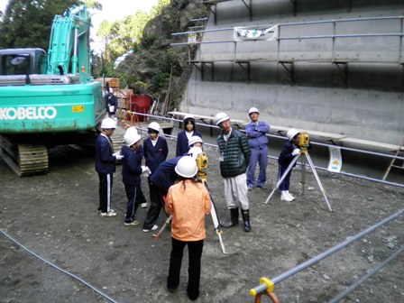 測量機器を用いての操作体験の画像