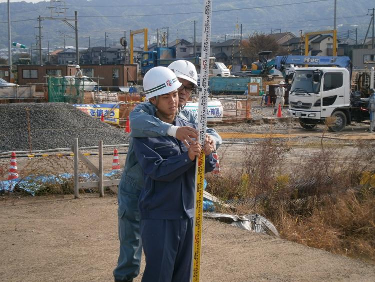 測量機器を使用した測量体験の画像2