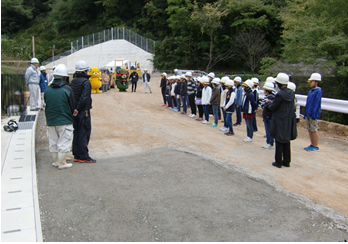 土木の日、工事概要を説明の画像1