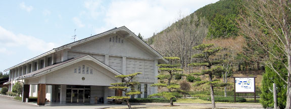 本館の全景の画像