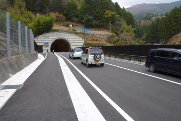 地芳道路