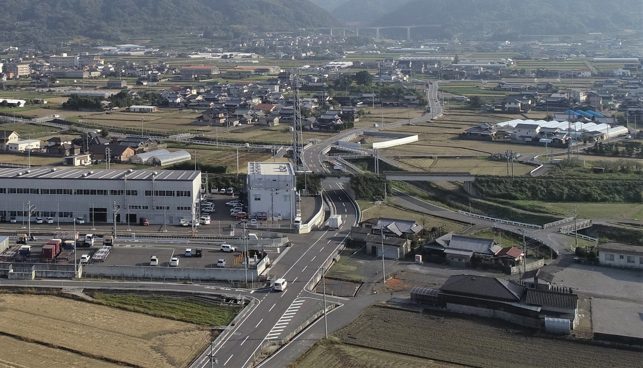 アクセス道路