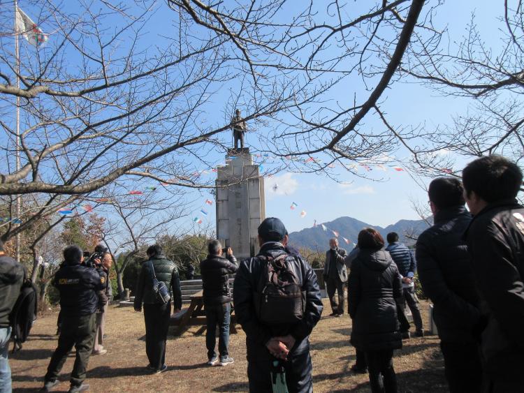 濱田國太郎像