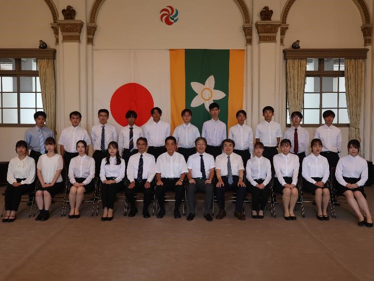 9月25日（月曜日）愛媛県地域医療医師確保奨学金制度活用の愛媛大学医学部生らの訪問（県庁）