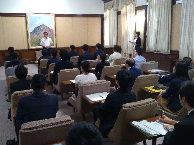 10月16日（水曜日）国家公務員課長補佐級研修員との意見交換会（県庁）の画像