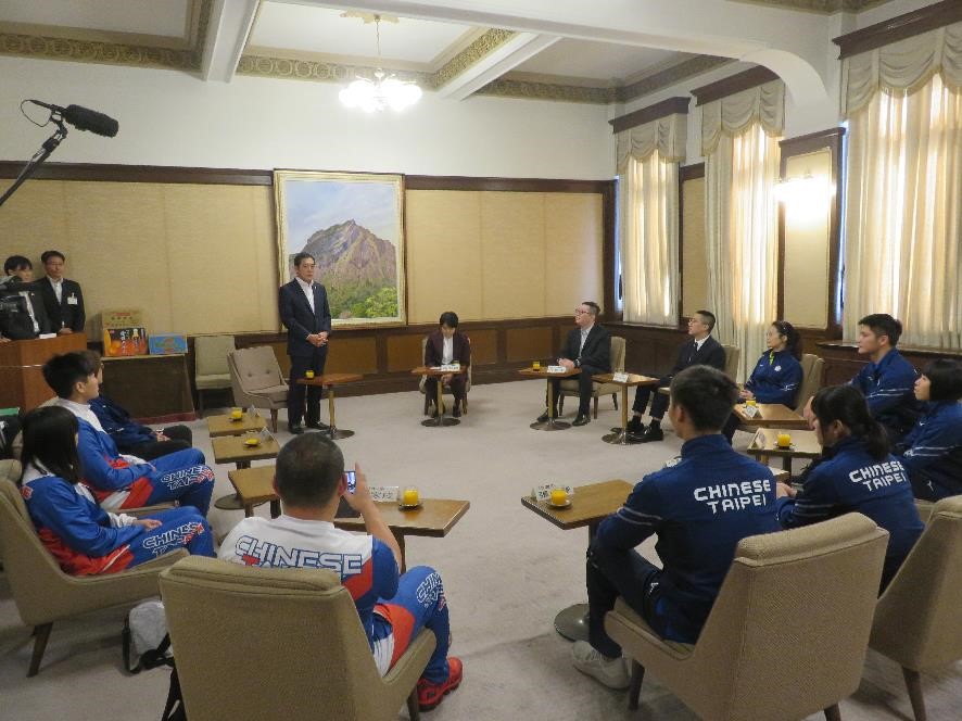 10月28日（月曜日）中華台北パラリンピック柔道代表選手・コーチらの訪問（県庁）の画像