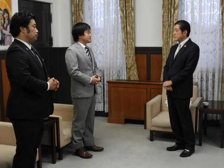 11月27日（水曜日）日本青年会議所愛媛ブロック協議会会長らの訪問（県庁）の画像