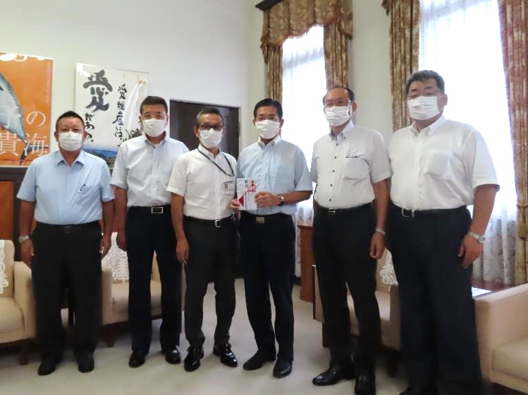 7月27日（月曜日）愛媛県新型コロナウイルス感染症対策応援基金への寄附贈呈式（県庁）の画像