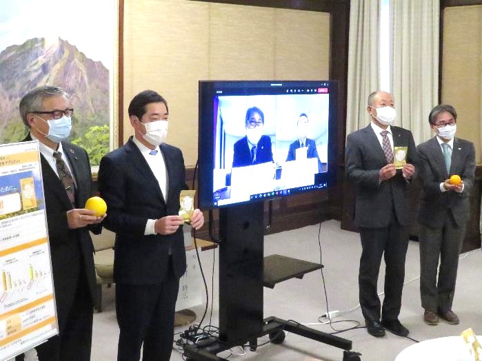 2月4日（木曜日）化学メーカー、愛媛大学の訪問（県産柑橘を使用した新商品の販売報告）（県庁）の画像