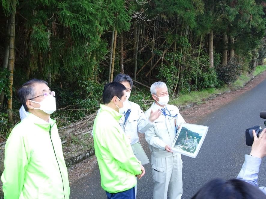 4月8日（金曜日）平成30年7月豪雨災害に係る復興現場視察(西予市宇和町明間)の画像