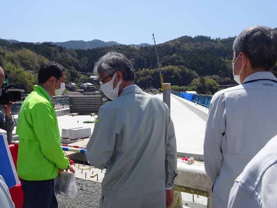 4月8日（金曜日）平成30年7月豪雨災害に係る復興現場視察(大洲市森山)の画像