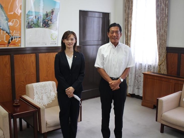 8月17日（水曜日）県スポーツ専門員　郷亜里砂氏の訪問（県庁）の画像