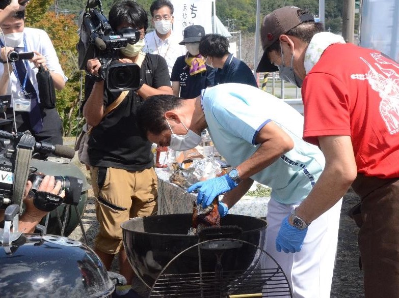 10月3日（月曜日）なんよBBQ“MEAT”ing「ビア缶で作るキジのビックバーガー体験」（鬼北町）の画像