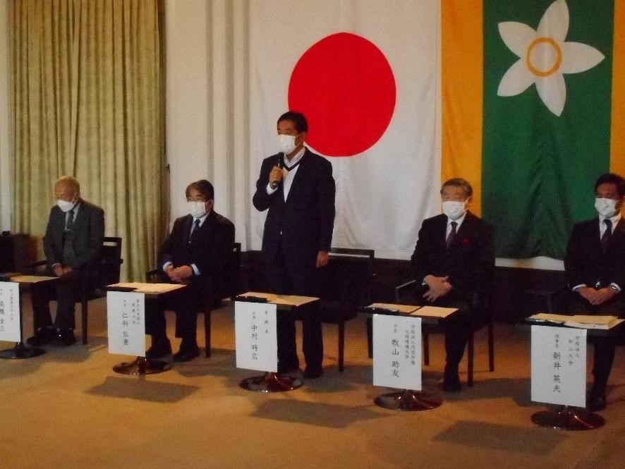 12月19日（月曜日）愛媛大学、人間環境大学、松山東雲女子大学、松山大学とのデジタル人材の育成・確保に向けた連携・協力に関する覚書調印式（県庁）の画像