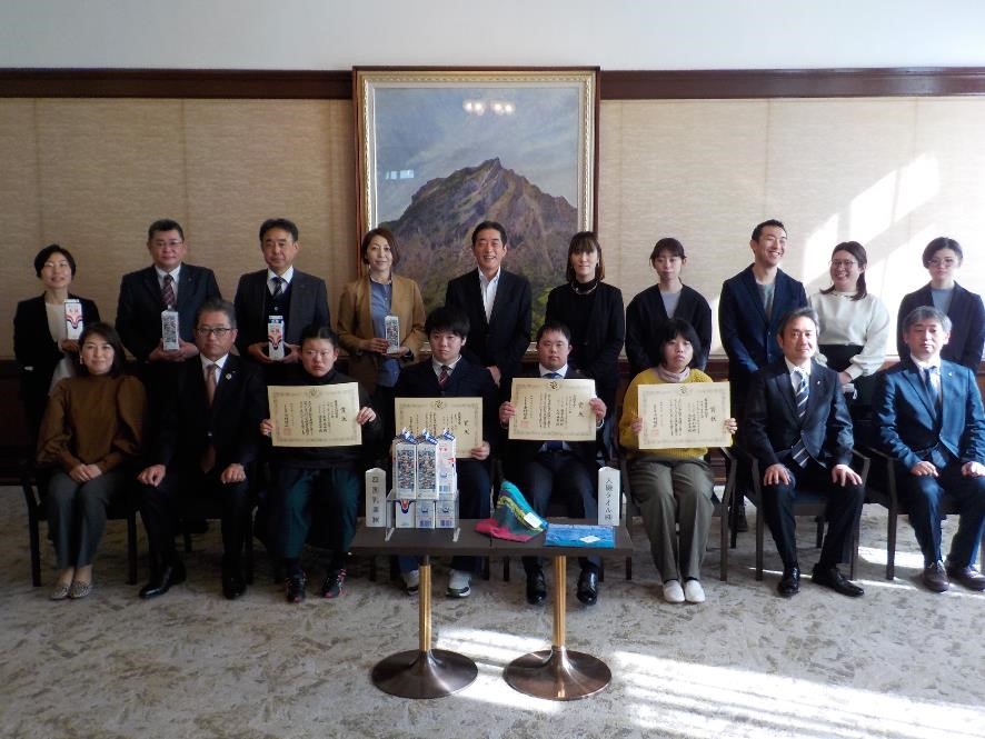 1月27日（金曜日）障がい者アートデザインコンペ表彰式（県庁）の画像