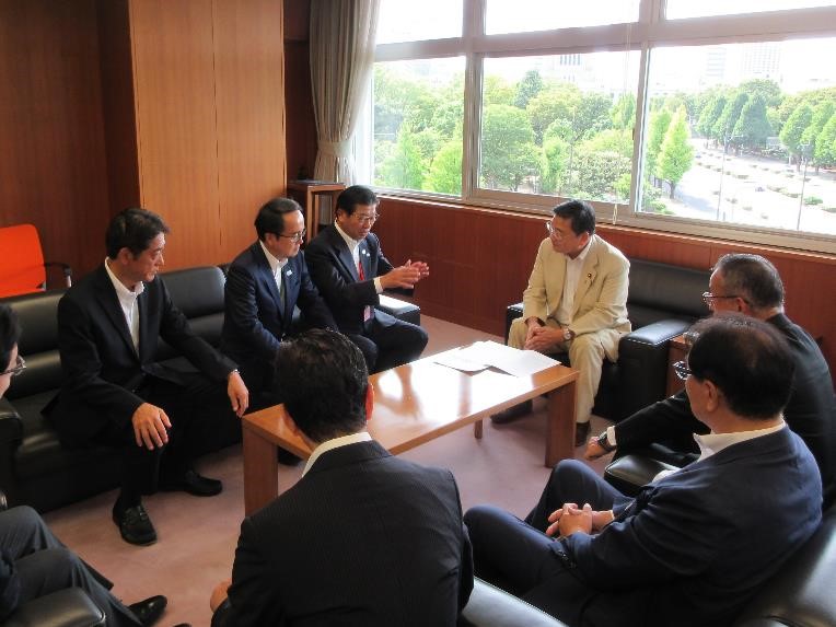 8月30日（水曜日）四国新幹線整備促進について要望活動（国土交通大臣政務官）（東京都）の画像