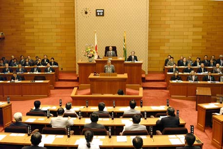 5月9日（金曜日）臨時議会（議事堂）の画像