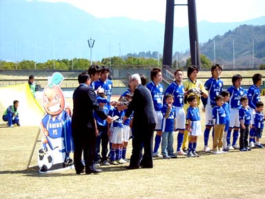 3月28日（日曜日）日本フットボールリーグ出場選手激励（県総合運動公園）の画像