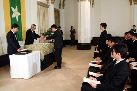 4月1日（木曜日）新規採用職員辞令交付式（県庁）の画像